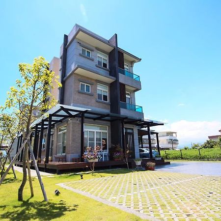Youngstay Bed And Breakfast Luodong Exterior photo